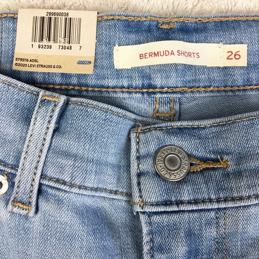 Levi’s Women's Bermuda Denim Shorts 26
